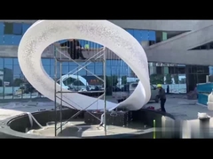 Tác phẩm điêu khắc nghệ thuật bằng thép không gỉ LED hiện đại có chiều cao 3,5 mét