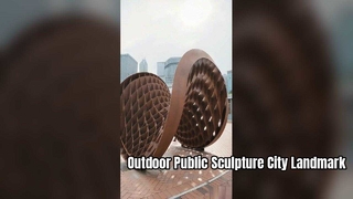 Tác phẩm điêu khắc công cộng Corten quy mô lớn trở thành một đặc điểm cảnh quan đô thị rất đáng nhớ.
